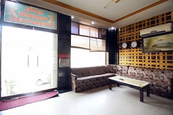 Hotel Paradise International by JMD Group