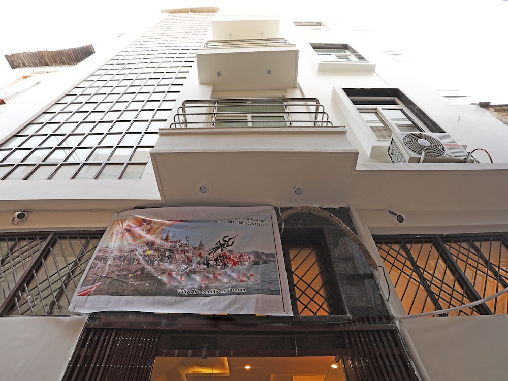 Sada Shiv Guest House near Kashi vishwanath temple & Ganga River ,located in narrow lane.