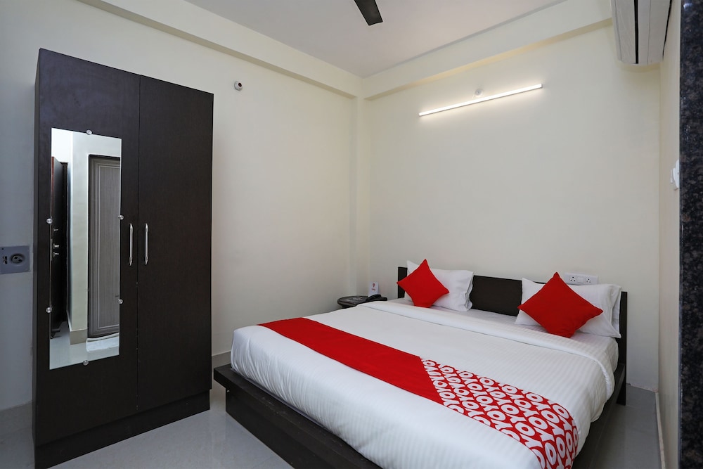 Sada Shiv Guest House near Kashi vishwanath temple & Ganga River ,located in narrow lane.