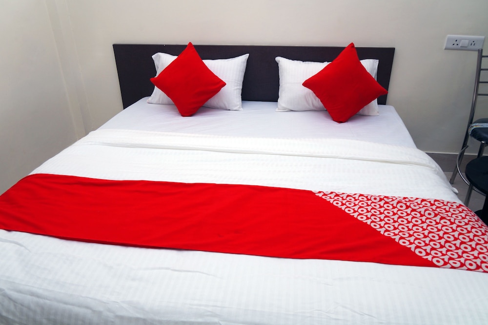Sada Shiv Guest House near Kashi vishwanath temple & Ganga River ,located in narrow lane.