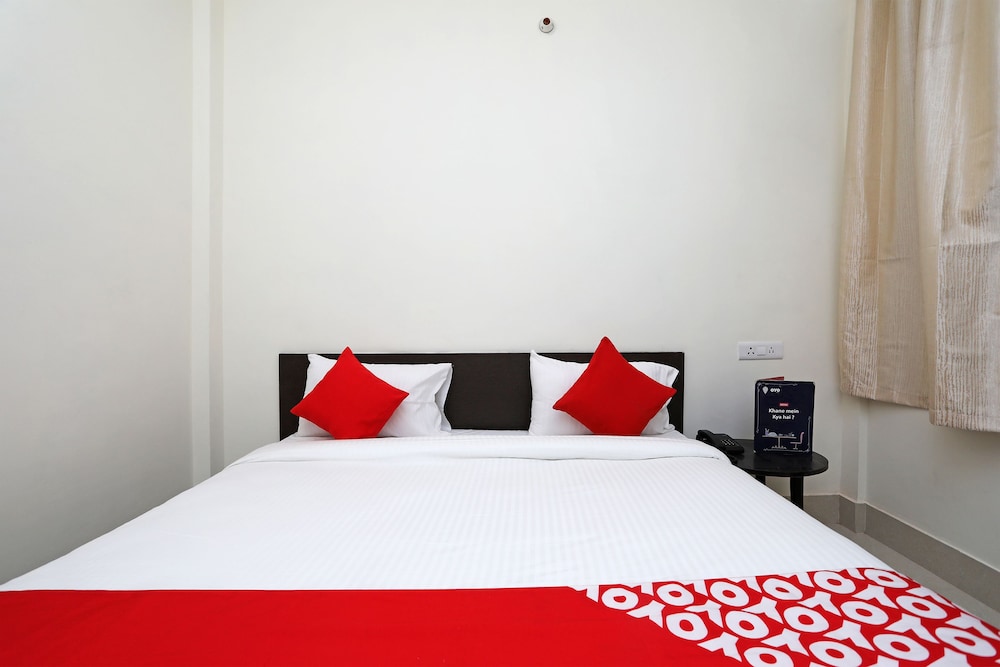 Sada Shiv Guest House near Kashi vishwanath temple & Ganga River ,located in narrow lane.