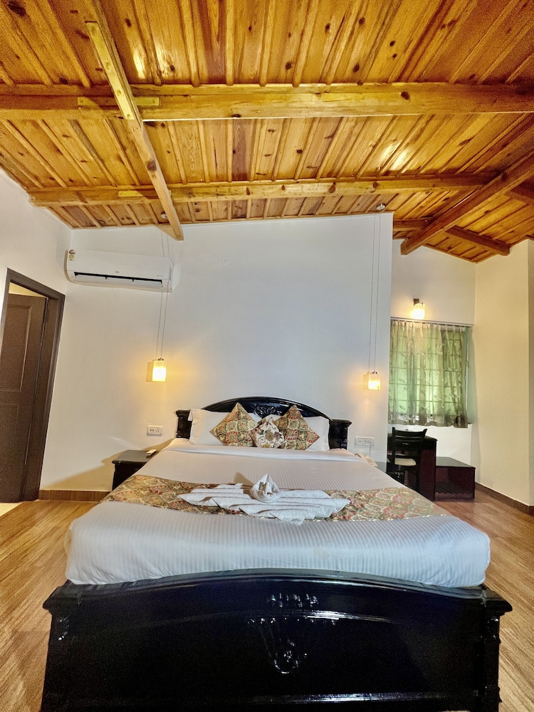 Sea Hawk-Luxury Hill Resort (4 mins drive from Bhimtal Lake)