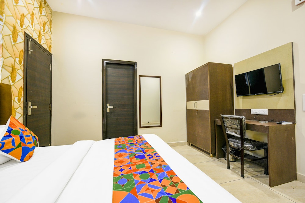 Fabhotel Royal Regency I