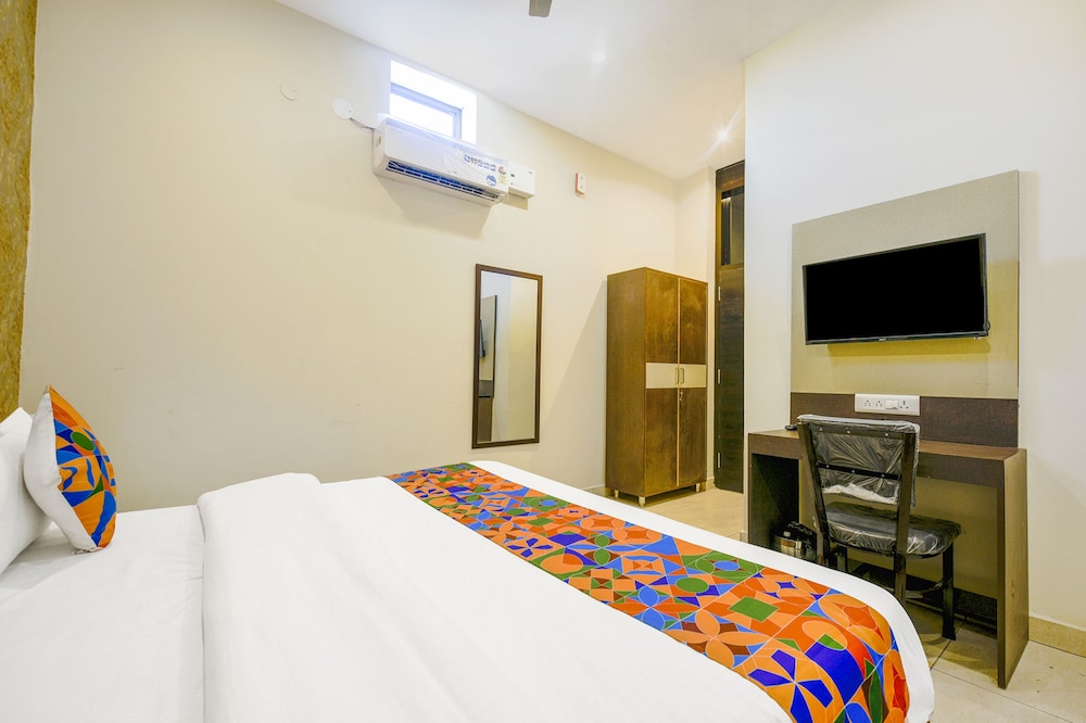 Fabhotel Royal Regency I