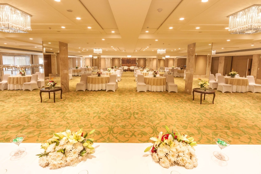 The Muse Sarovar Portico New Delhi Kapashera - A Sarovar Hotel
