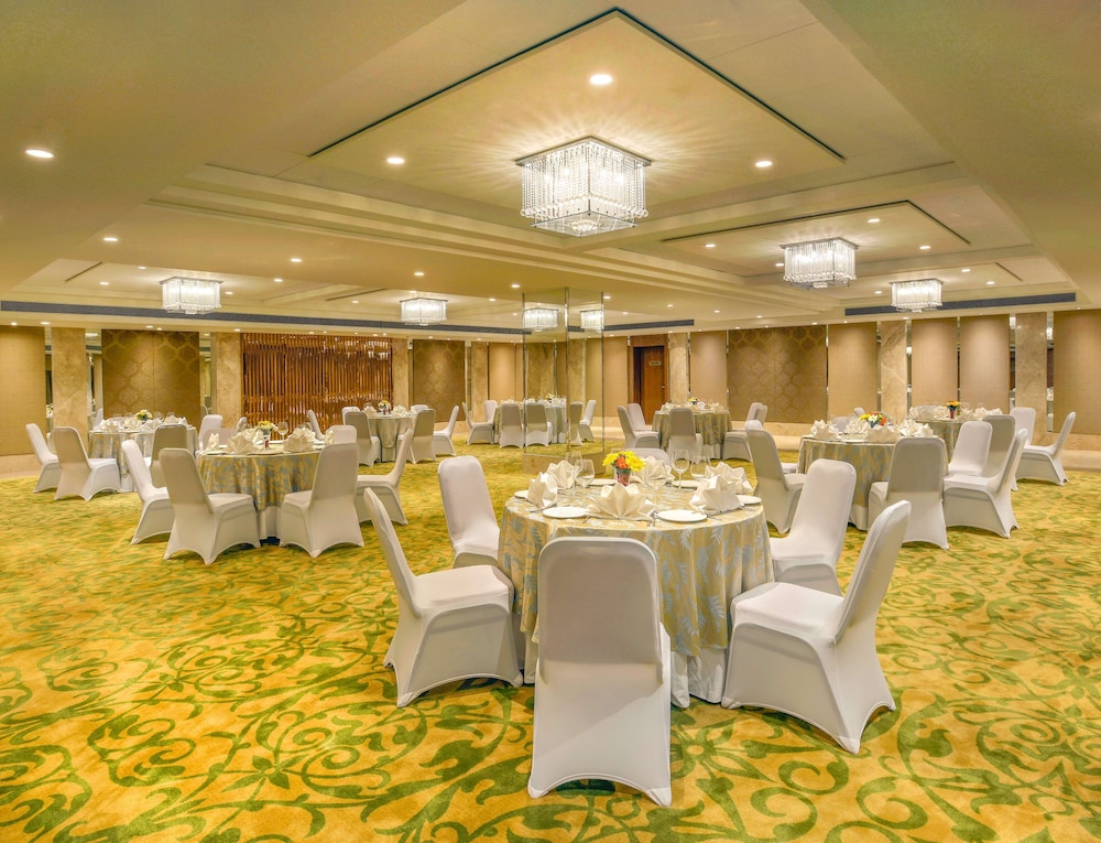 The Muse Sarovar Portico New Delhi Kapashera - A Sarovar Hotel