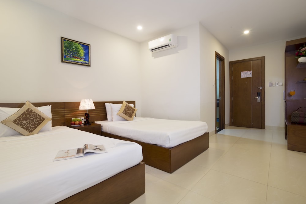 Golden Light Hotel