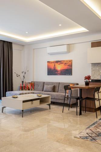Belek Deluxe Suit