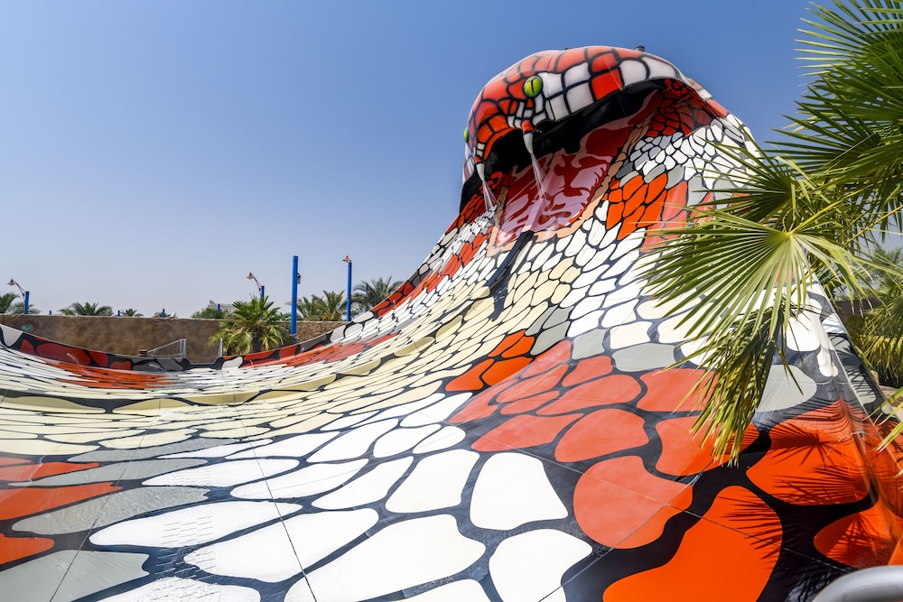 Hilton Salwa Beach Resort & Villas