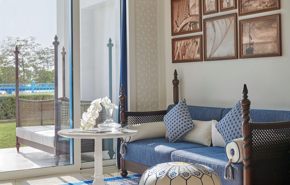 Hilton Salwa Beach Resort & Villas