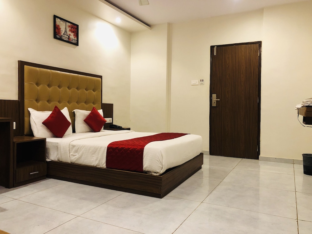 Hotel BKC Garden - Bandra Kurla