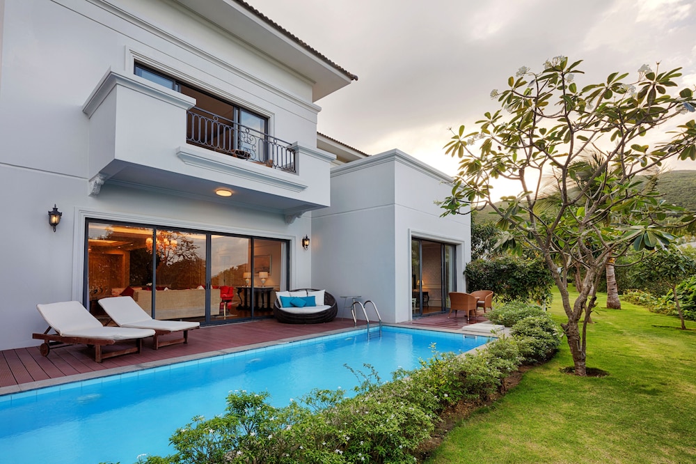 Nha Trang Marriott Resort & Spa, Hon Tre Island