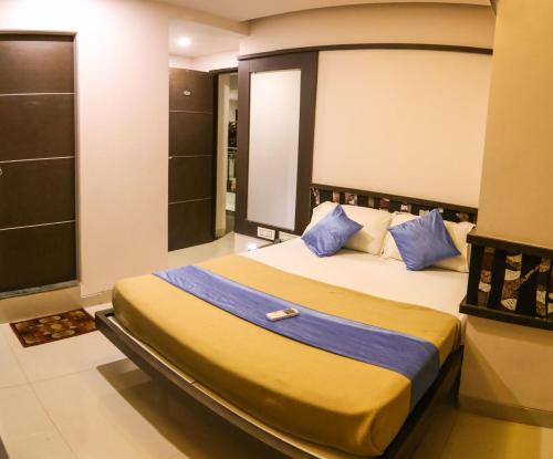 Hotel City Crown, Kolhapur