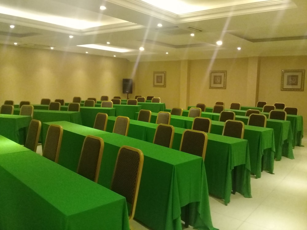 Valenza Hotel & Cafe