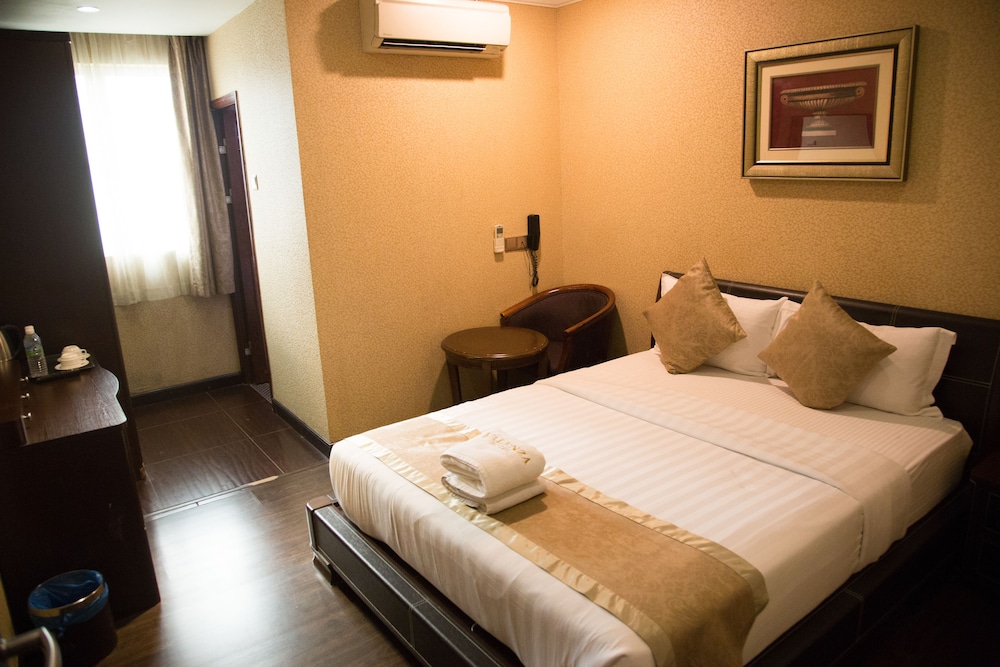 Valenza Hotel & Cafe