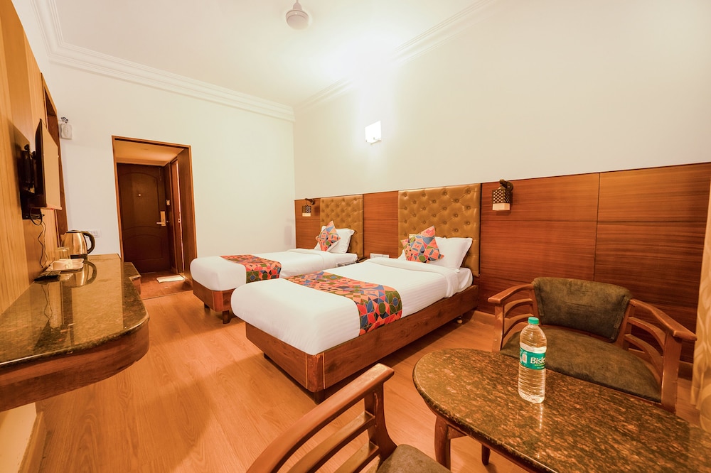 Fabhotel Royale Basant Residency