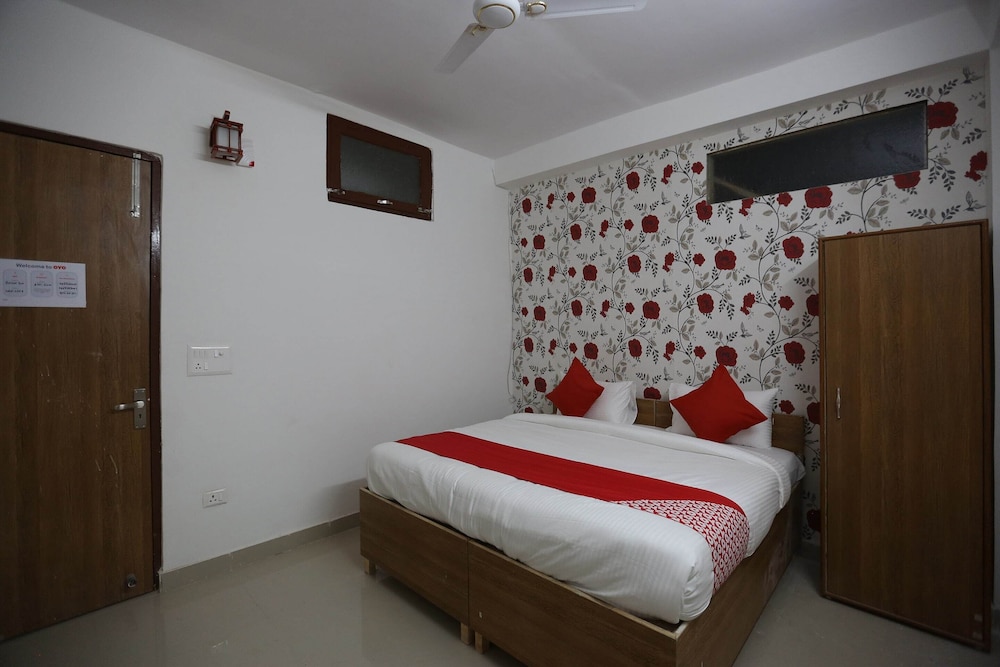 OYO 44400 Retreat Inn