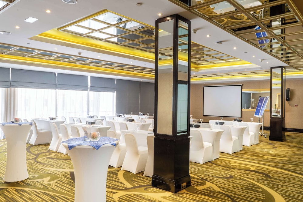Radisson Blu Hotel & Resort, Abu Dhabi Corniche