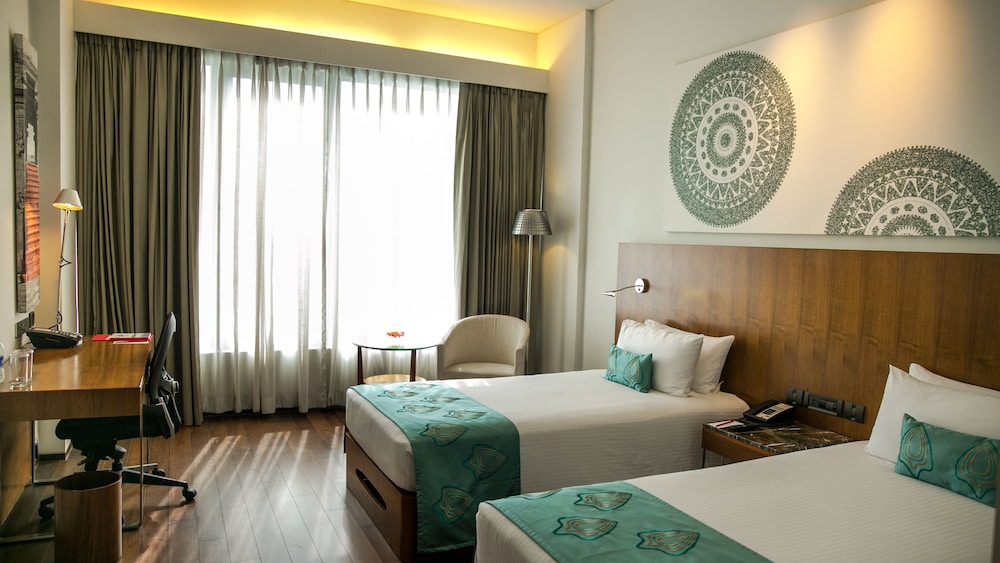 Vivanta Chennai, IT Expressway