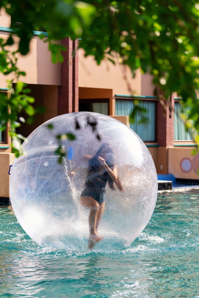 Novotel Phuket Vintage Park