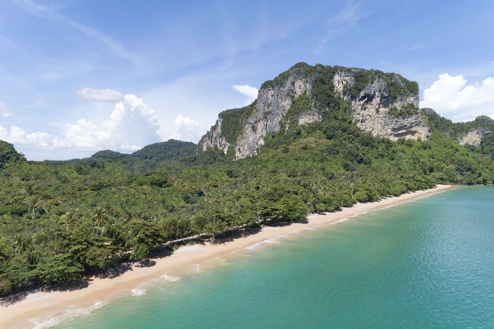Avani Ao Nang Cliff Krabi Resort