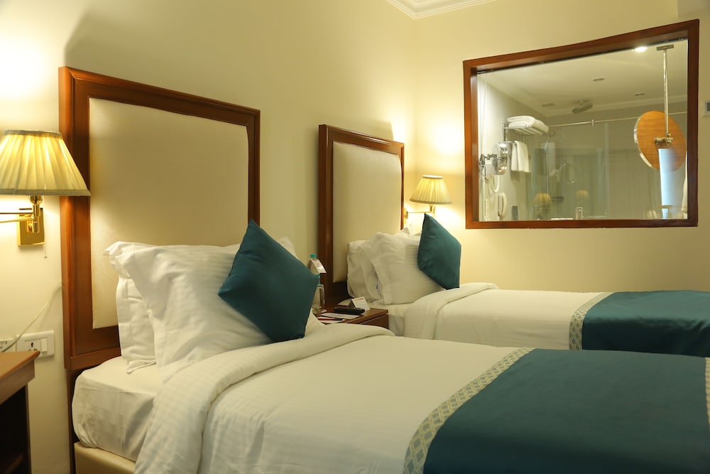 Hotel The Royal Plaza