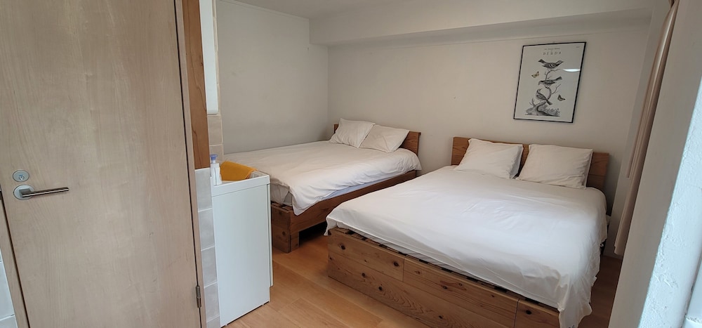 Rhodes Kagurazaka Hotel
