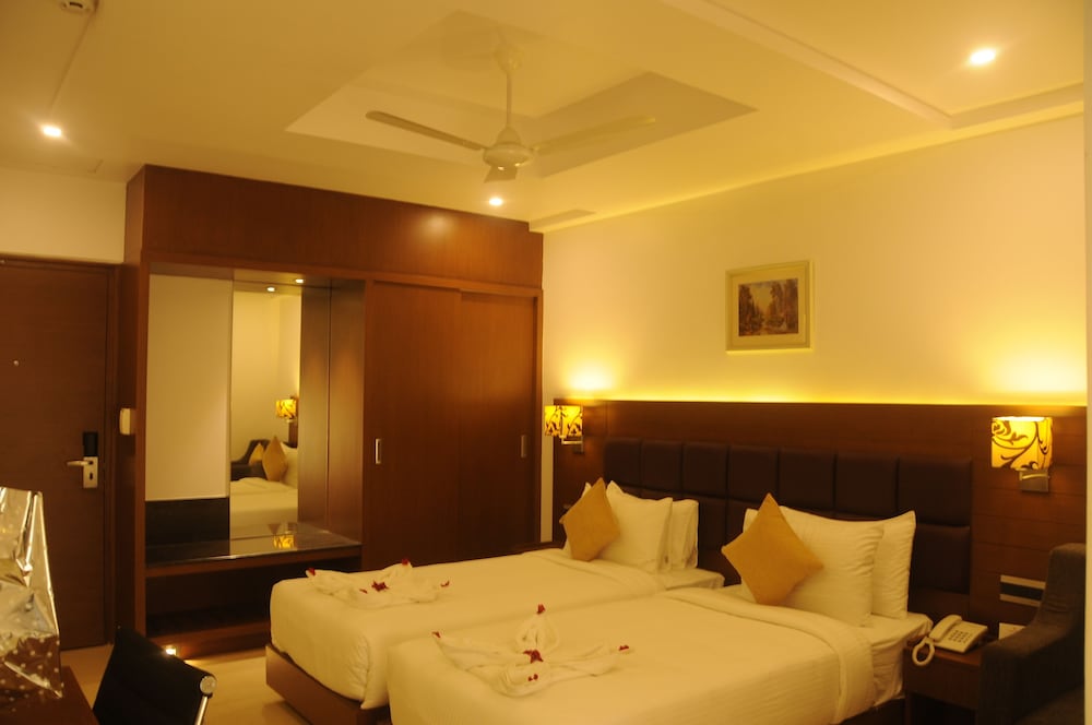 Hotel Nk Grand Park Airport Hotel
