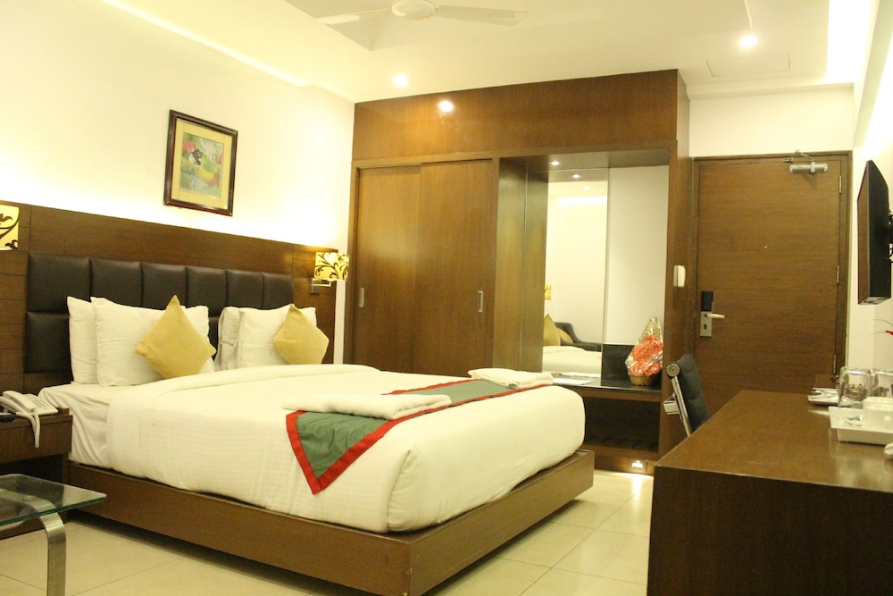 Hotel Nk Grand Park Airport Hotel
