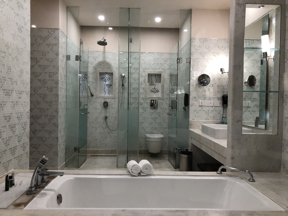 Le Méridien Jaipur Resort & Spa
