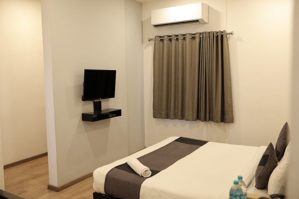 Hotel Signature INN