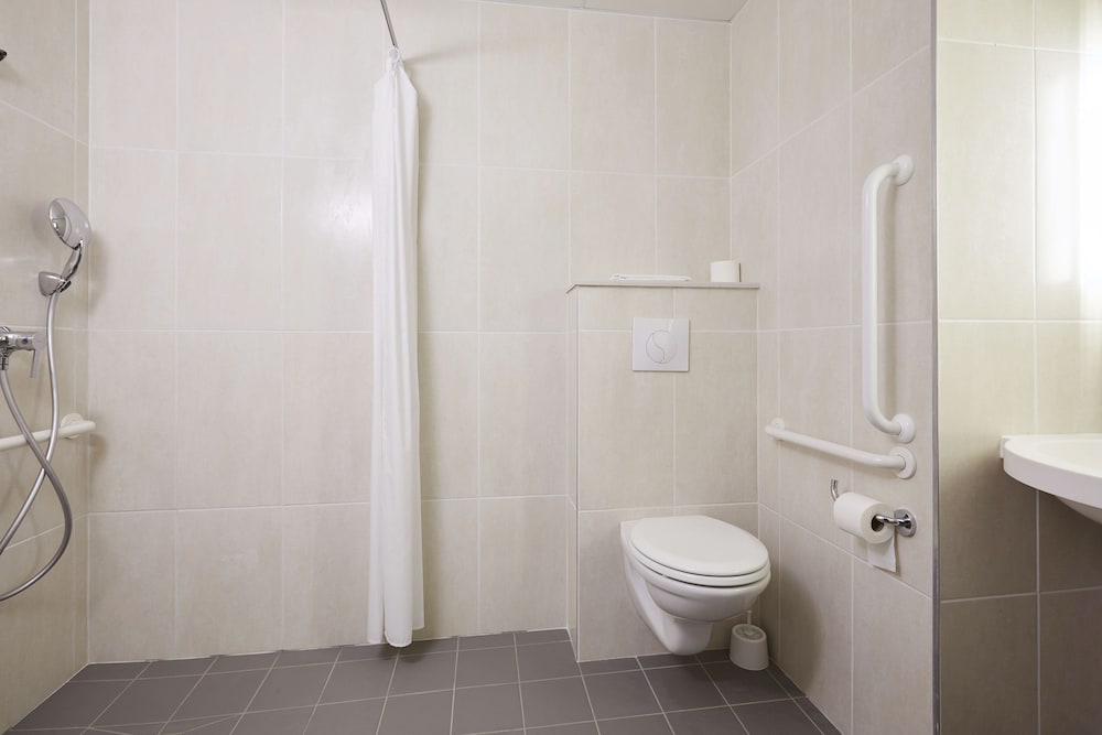 B&B HOTEL Paris Romainville Noisy-le-Sec