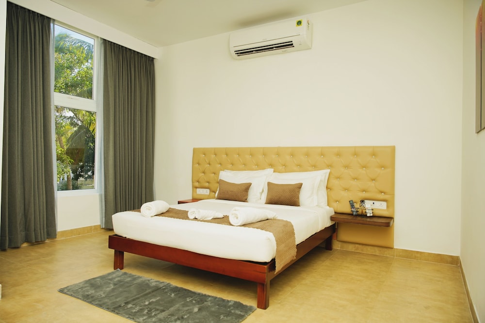 Shelter Beach Resort