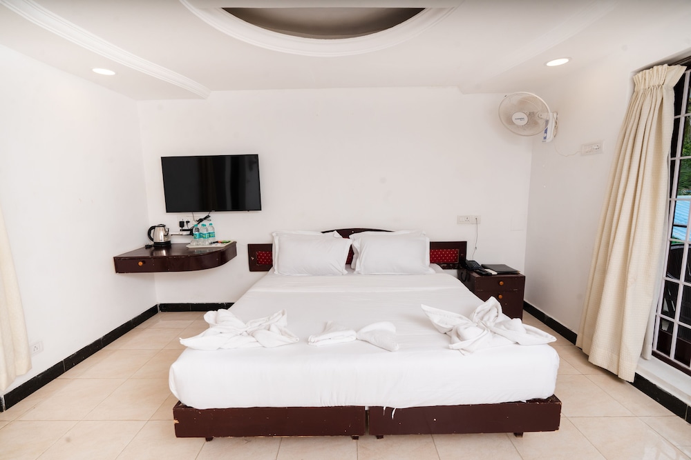 Shelter Beach Resort