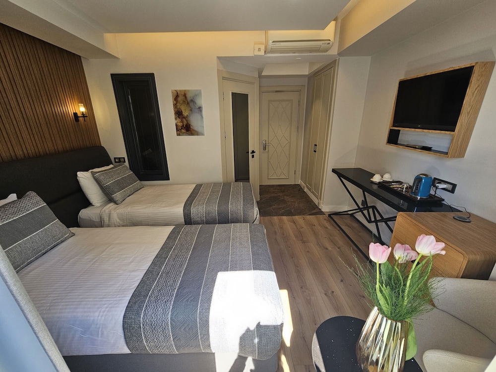 Anthemis Hotel