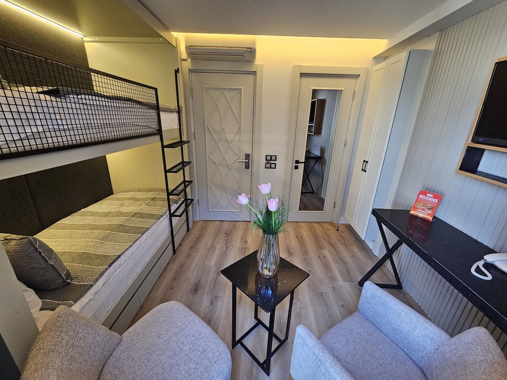 Anthemis Hotel