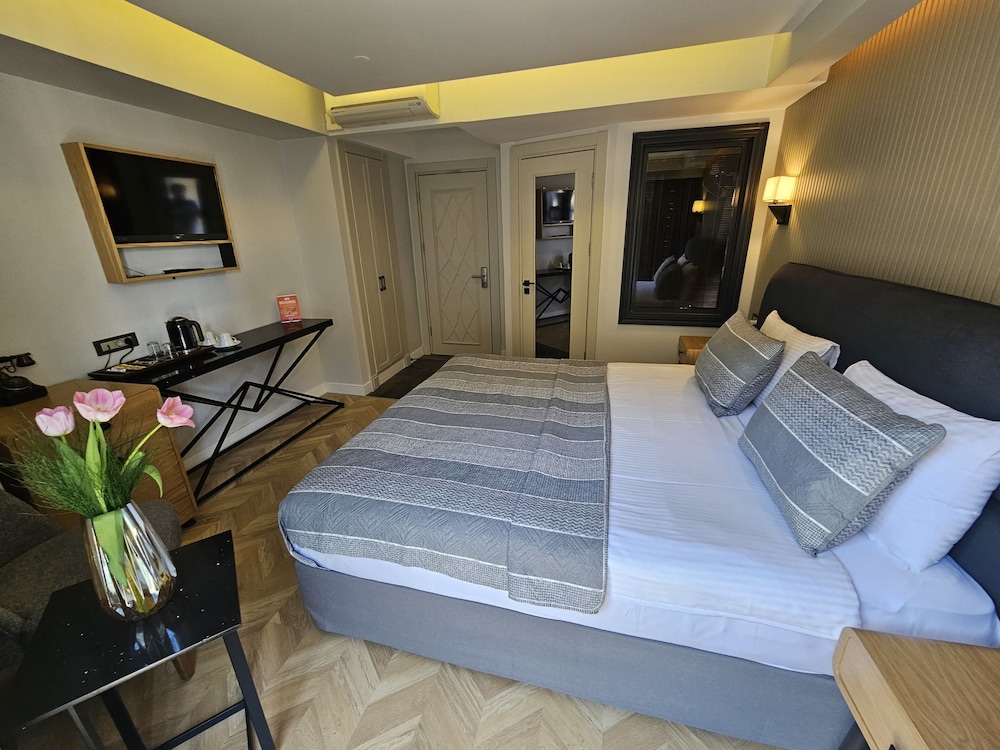Anthemis Hotel