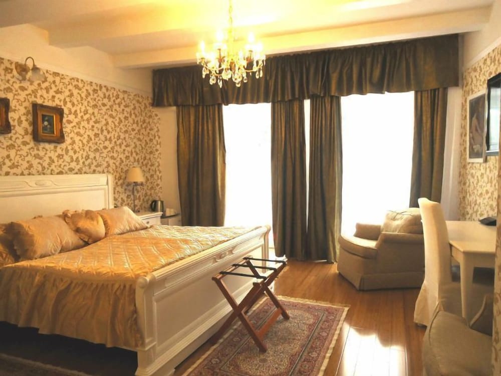 Allegro Hotel