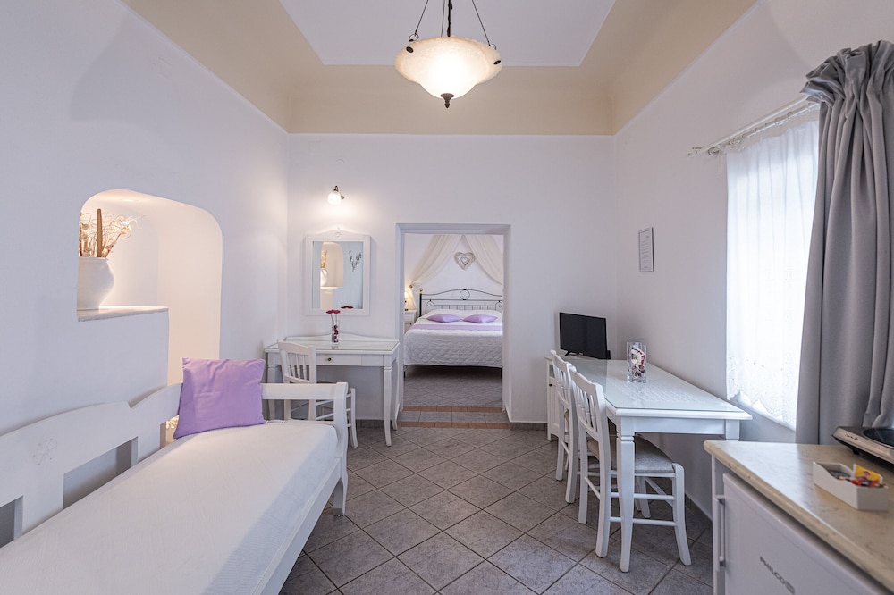 Reverie Santorini Hotel