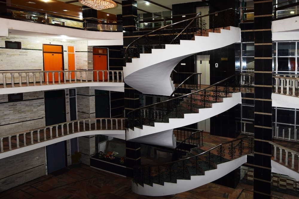 HOTEL PRESIDENT -PURE VEGETARIAN DALHOUSIE (Centrally Heated & Air Conditioned)