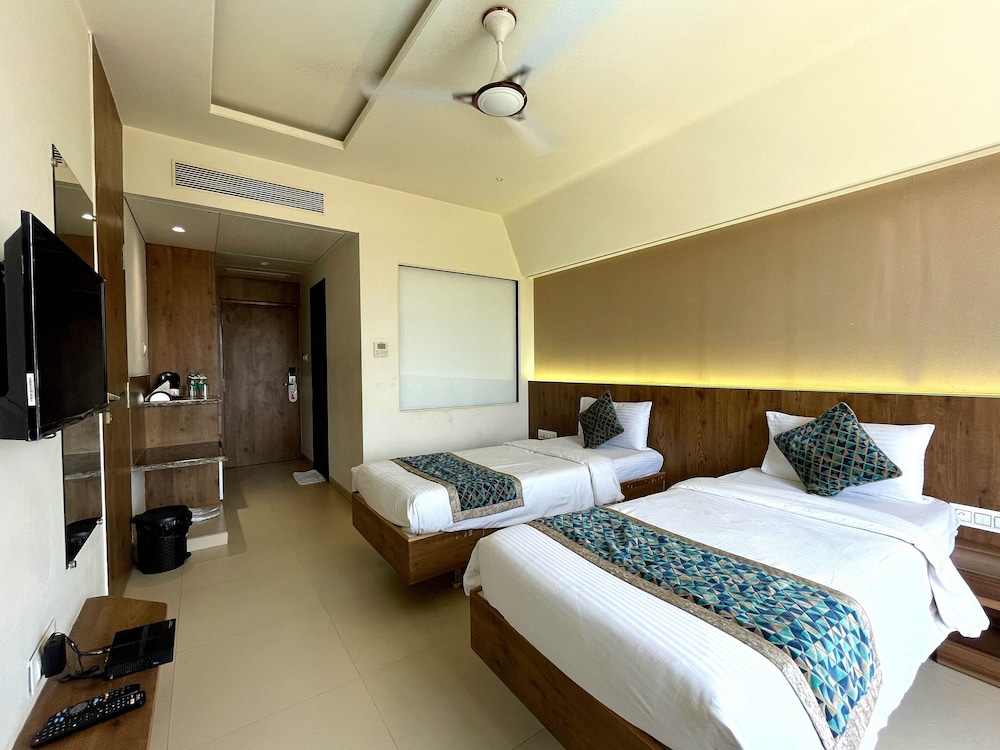 Hotel Grand Parivar
