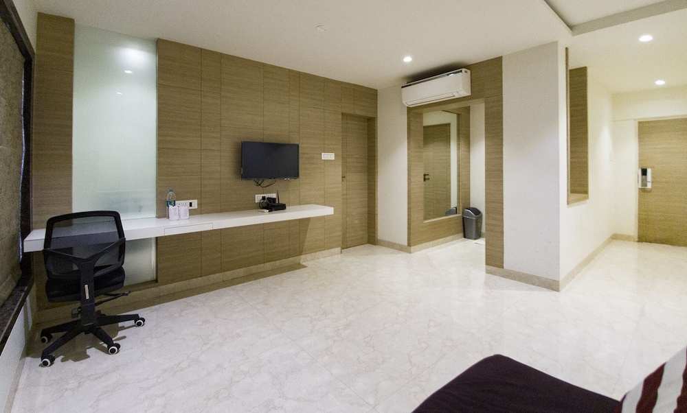 Hotel Grand Parivar