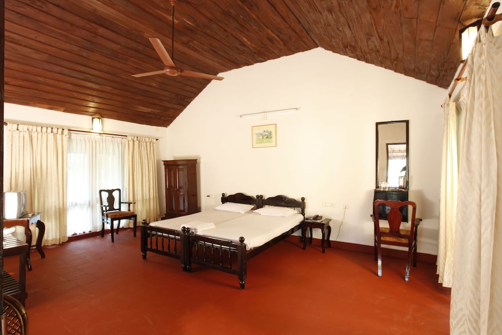 Kumarakom Tharavadu - Heritage Hotel