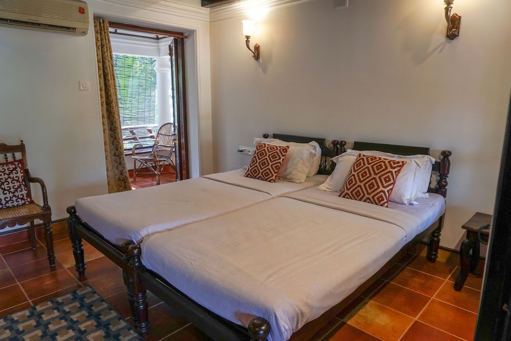 Kumarakom Tharavadu - Heritage Hotel