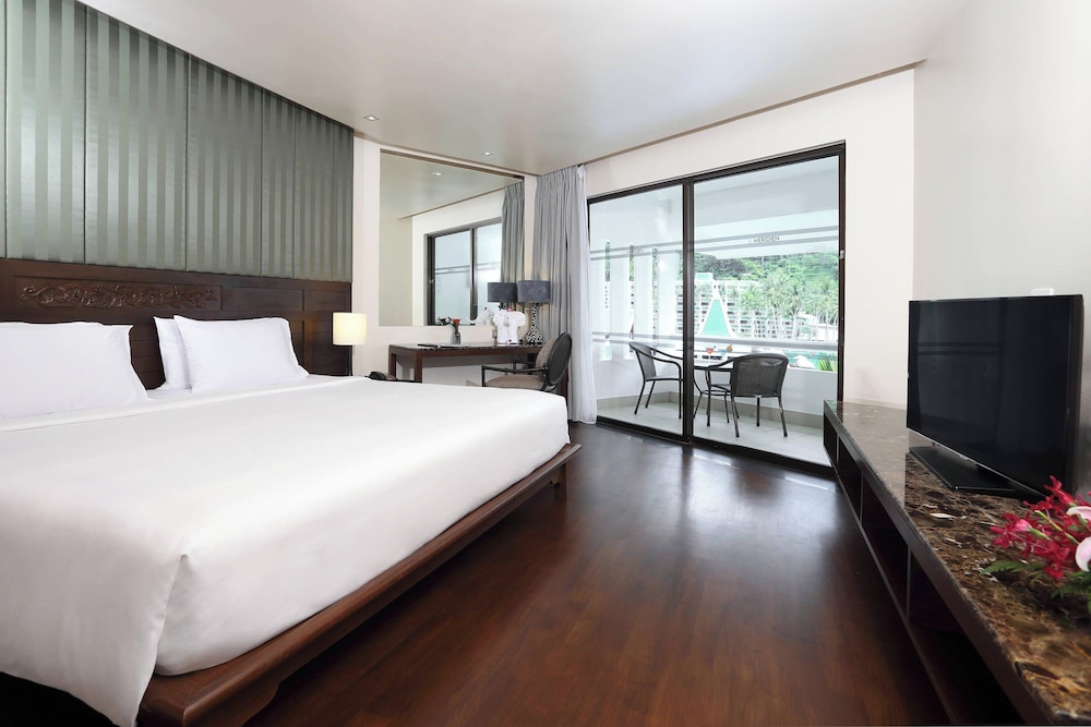 Le Meridien Phuket Beach Resort