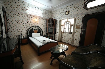Hotel Naveen Deluxe