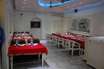 Hotel Naveen Deluxe