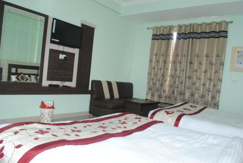 Hotel Rakhee Palace