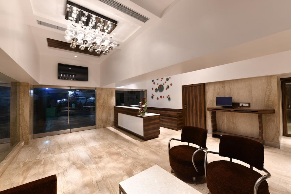 Hotel Leafio Marigold Near Airport