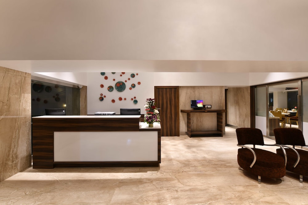 Hotel Leafio Marigold Near Airport